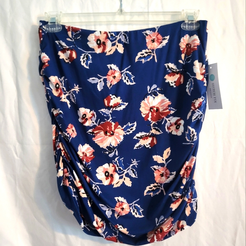 Floral mini skirt